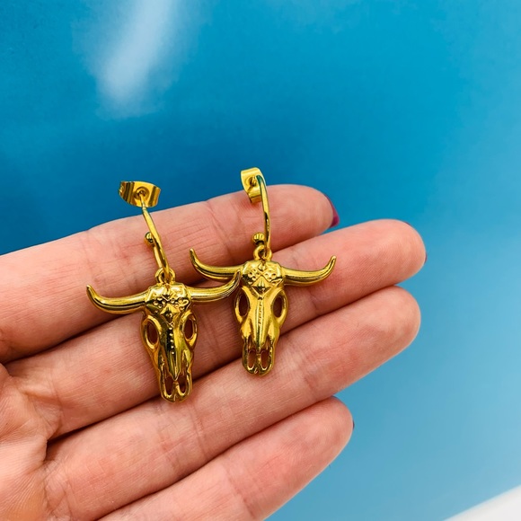 Cow skull Gold Earrings - Picture 7 of 9